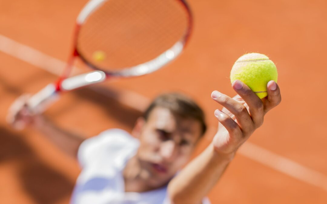 Come allenare e mantenere correttamente in forma le mani quando si gioca a tennis (per professionisti e dilettanti)